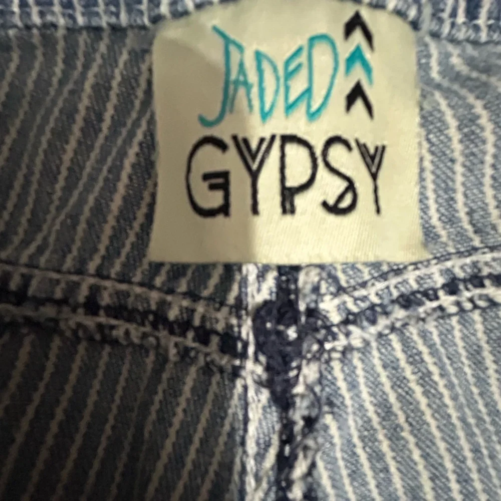Jaded Gypsy Women's Relaxed Patchwork Denim Jeans in Blue with Cream Accents - Picture 8 of 9